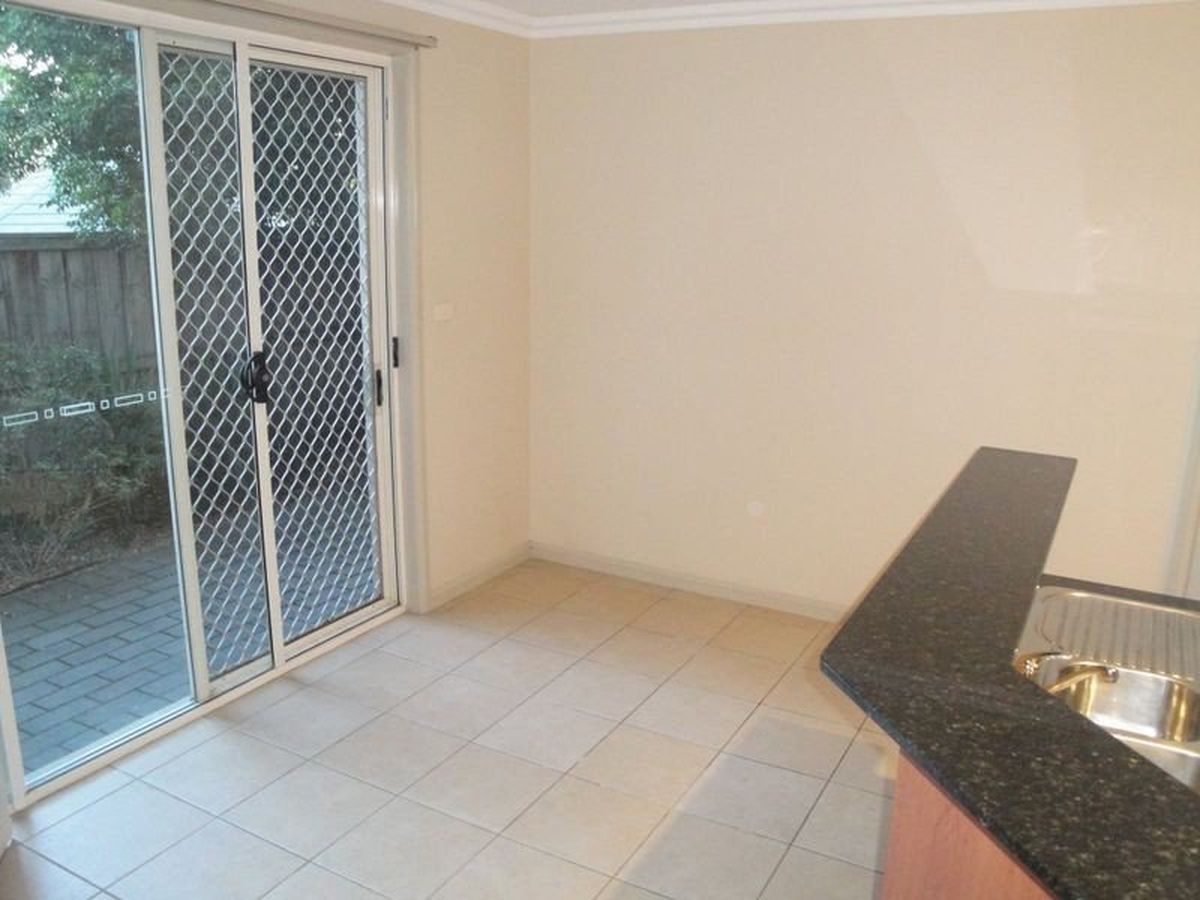 1 / 11 Harrington Ave, Castle Hill