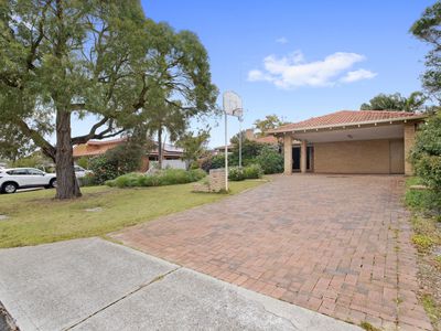 15 Kirwan Way, Winthrop