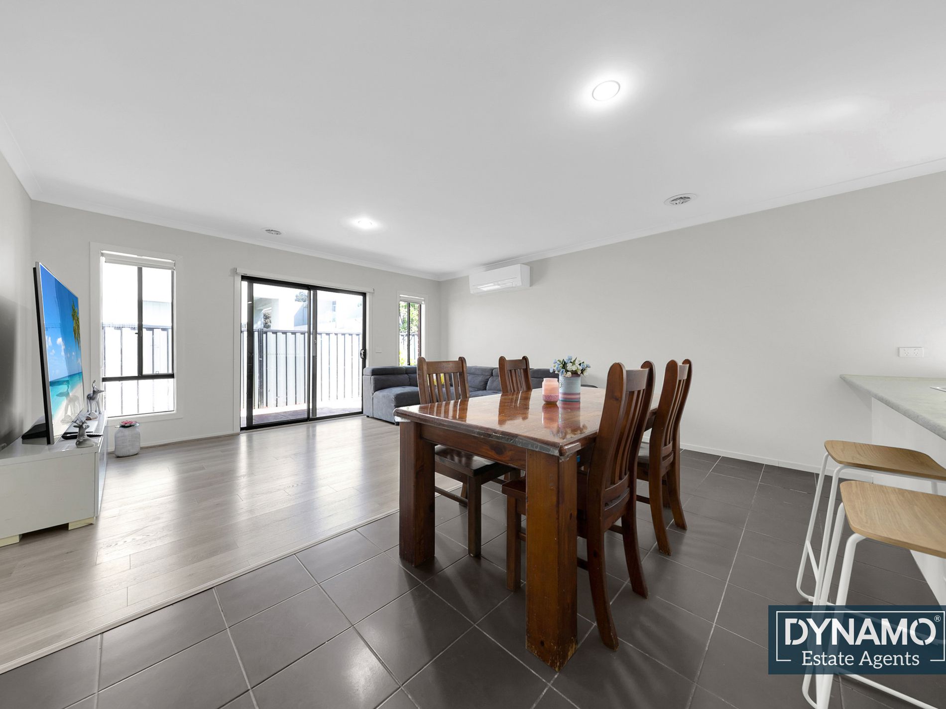 24 Huntingfield street, Craigieburn