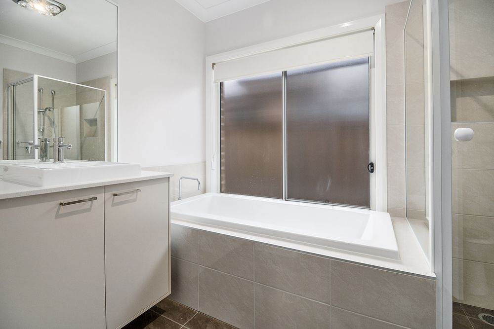 16 Silverleaf Lane, Moorebank