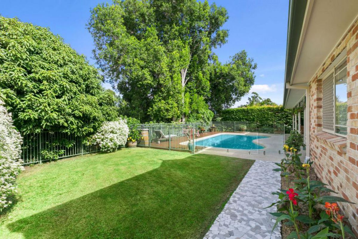 35 Nerang River Drive, Nerang