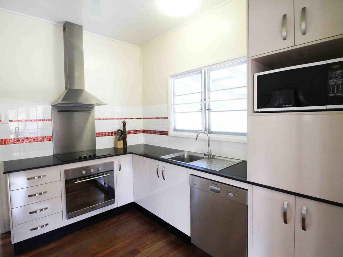7 SEVERIN STREET, Tinaroo