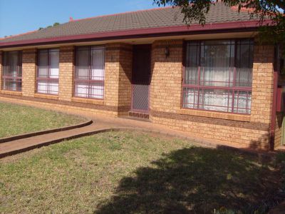 9 Pegasus Place, Dubbo
