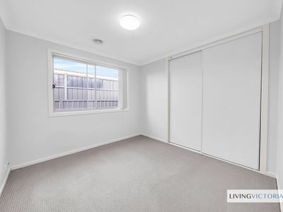 6 Pioneer Drive, Deer Park