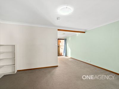 2 / 5 Campbell Place, Nowra