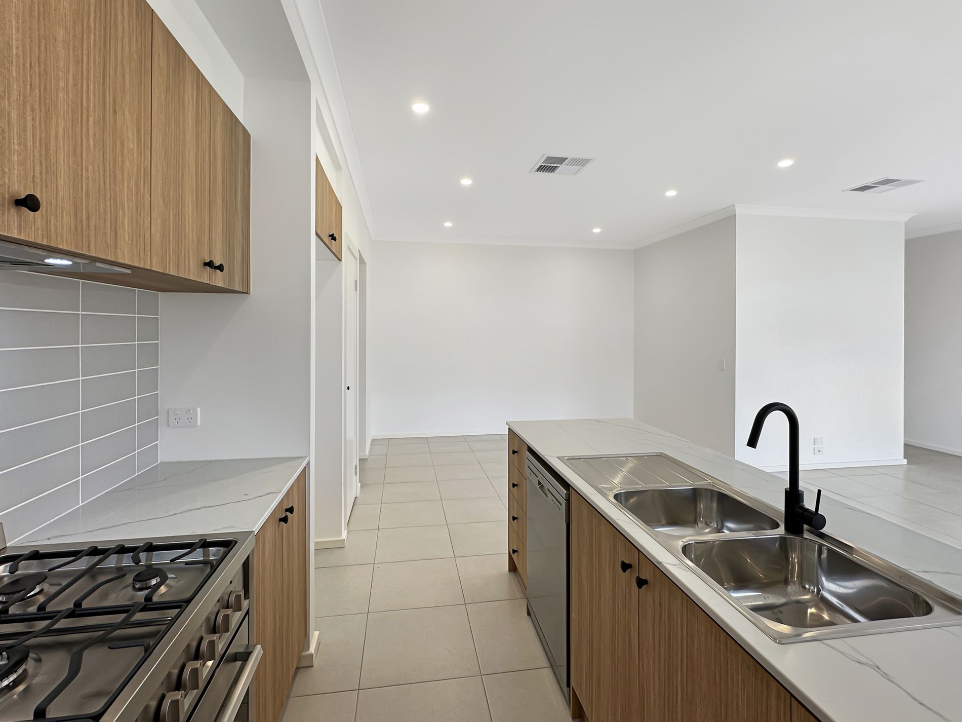 28 Moolort Crescent, Eynesbury