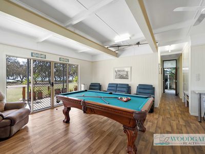 104 Esplanade, Woodgate