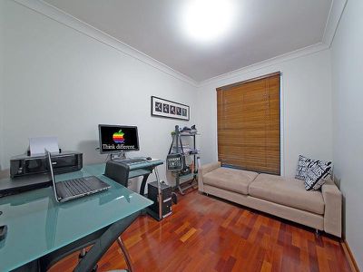 151 Meadowlands Rd, Carindale