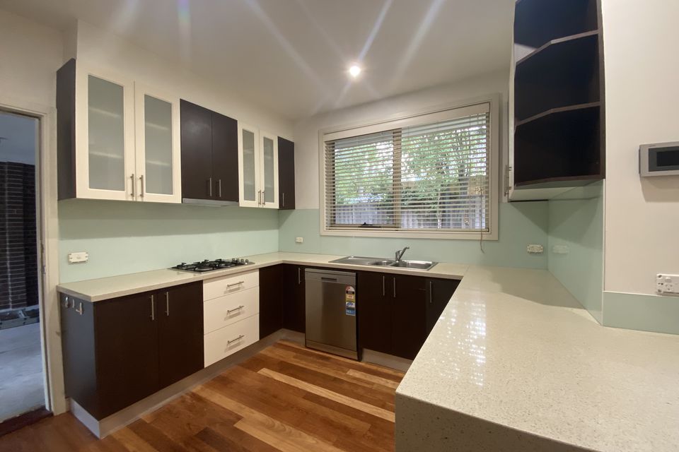2 / 29 Simpson Drive, Mount Waverley