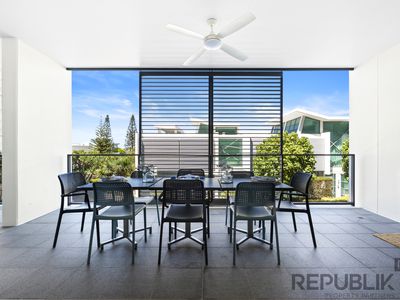 2205 / 2 Ephraim Island Parade, Paradise Point
