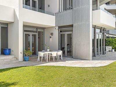 1 / 8 Mounts Bay Road, Crawley