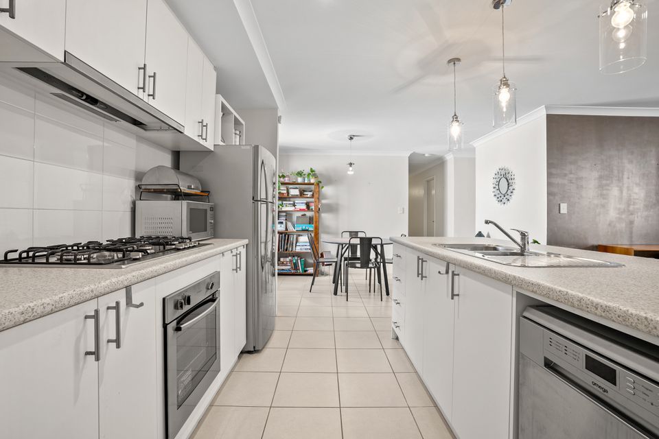 2 PENDRAGON LANE, Baldivis