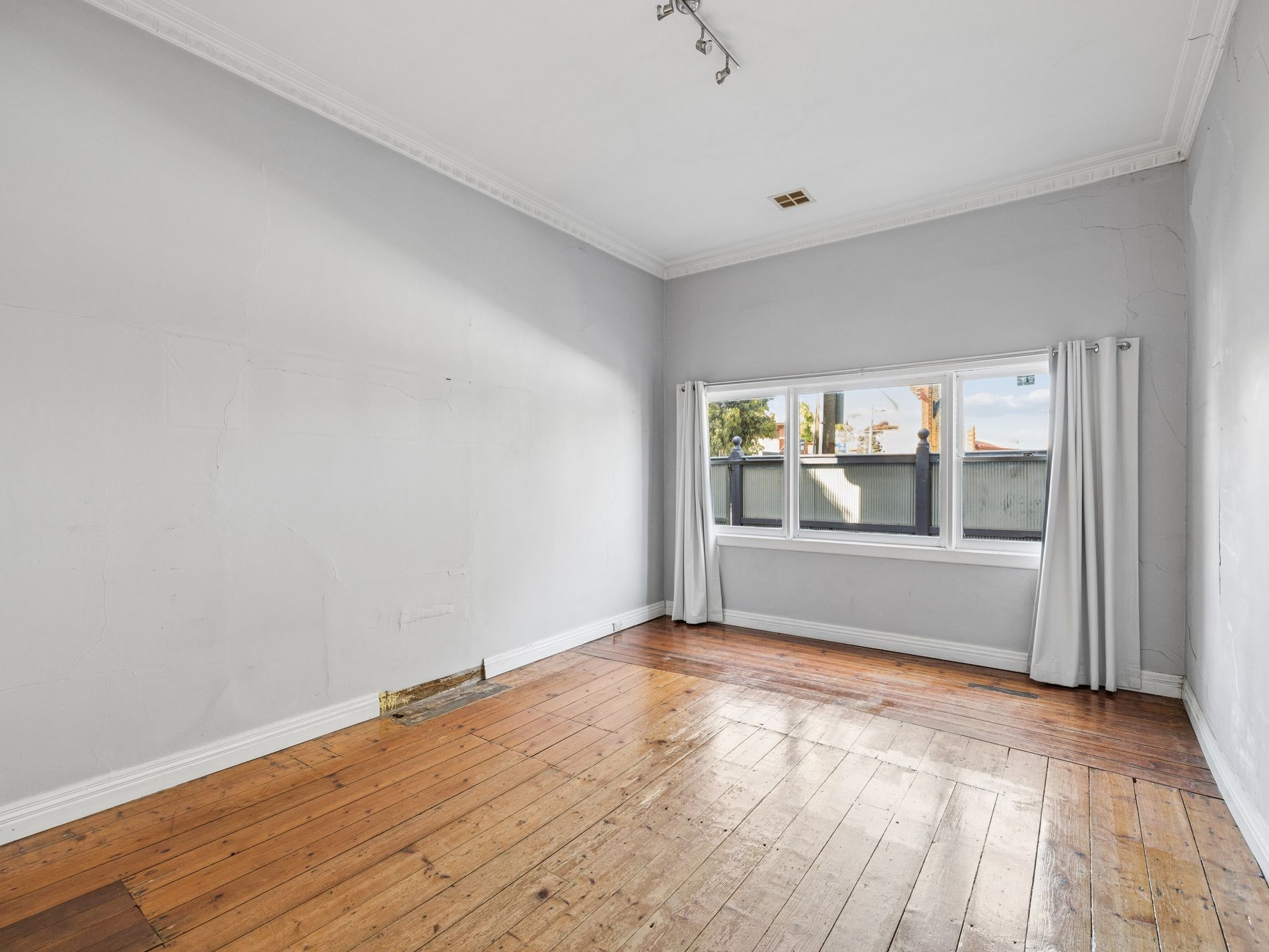4 Canterbury Street, Yarraville