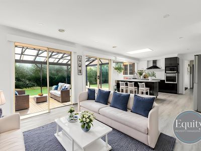 2 Little Acre Cl, Langwarrin