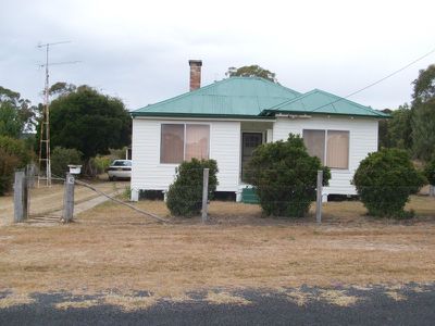 16 Moore Street, Emmaville