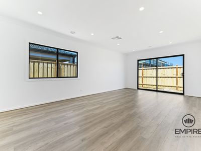 127 Yeungroon Blvd, Clyde North