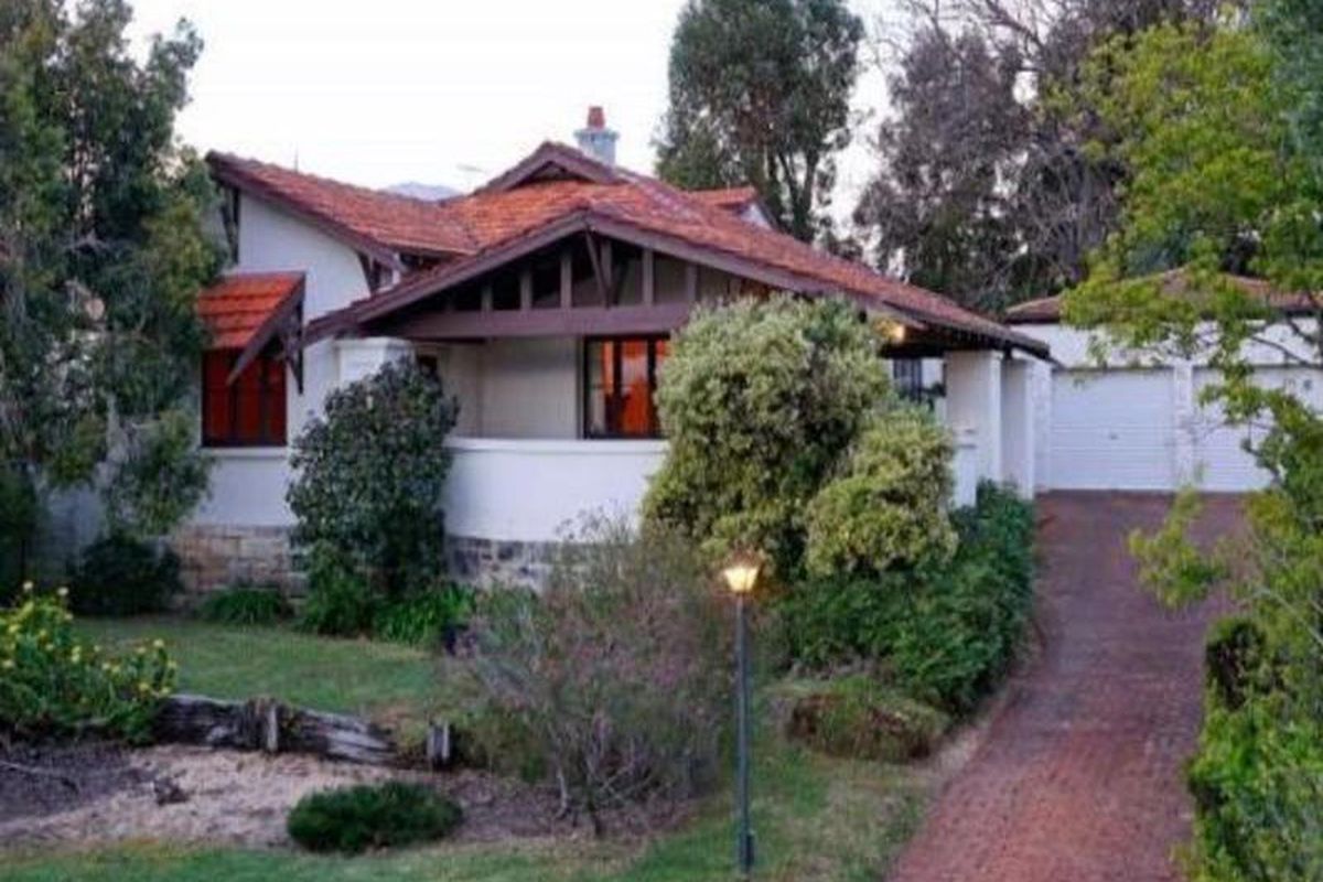 22 Robert Street, Como