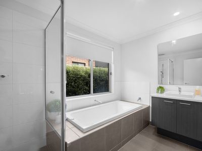 46 District Avenue, Werribee