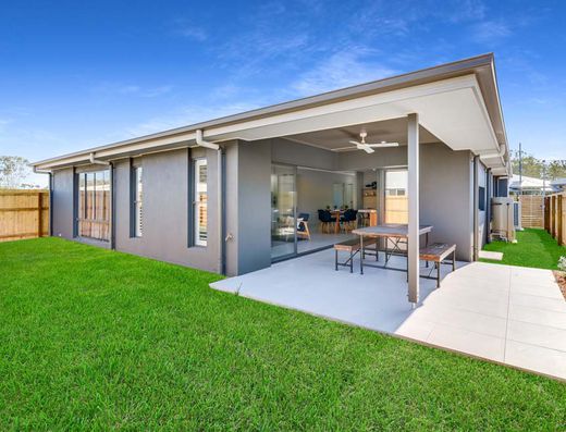 Prestige Home Living in Peregian Springs image 14