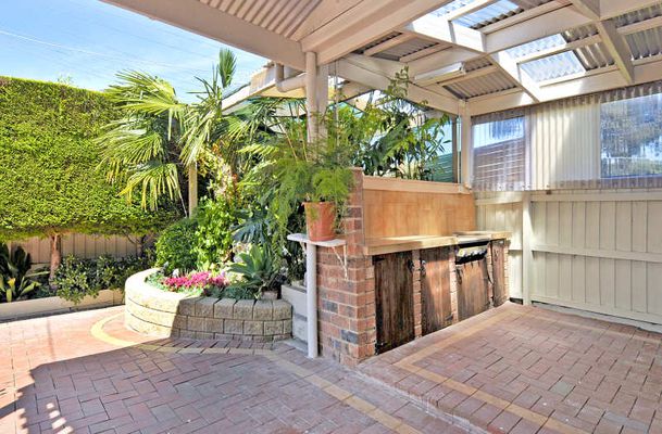 2 Hartley Crescent, Greenvale