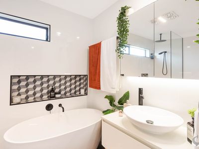 7 Lakeside Drive, Kianga