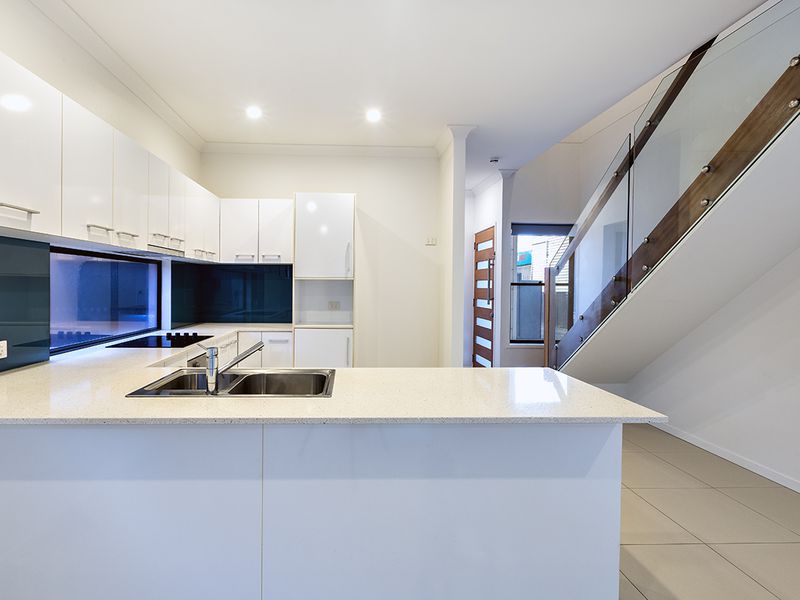 2 / 35 Broadwater Road, Mount Gravatt East