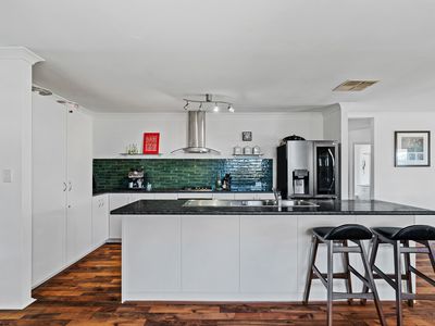 13 Sorrento Turn, Secret Harbour
