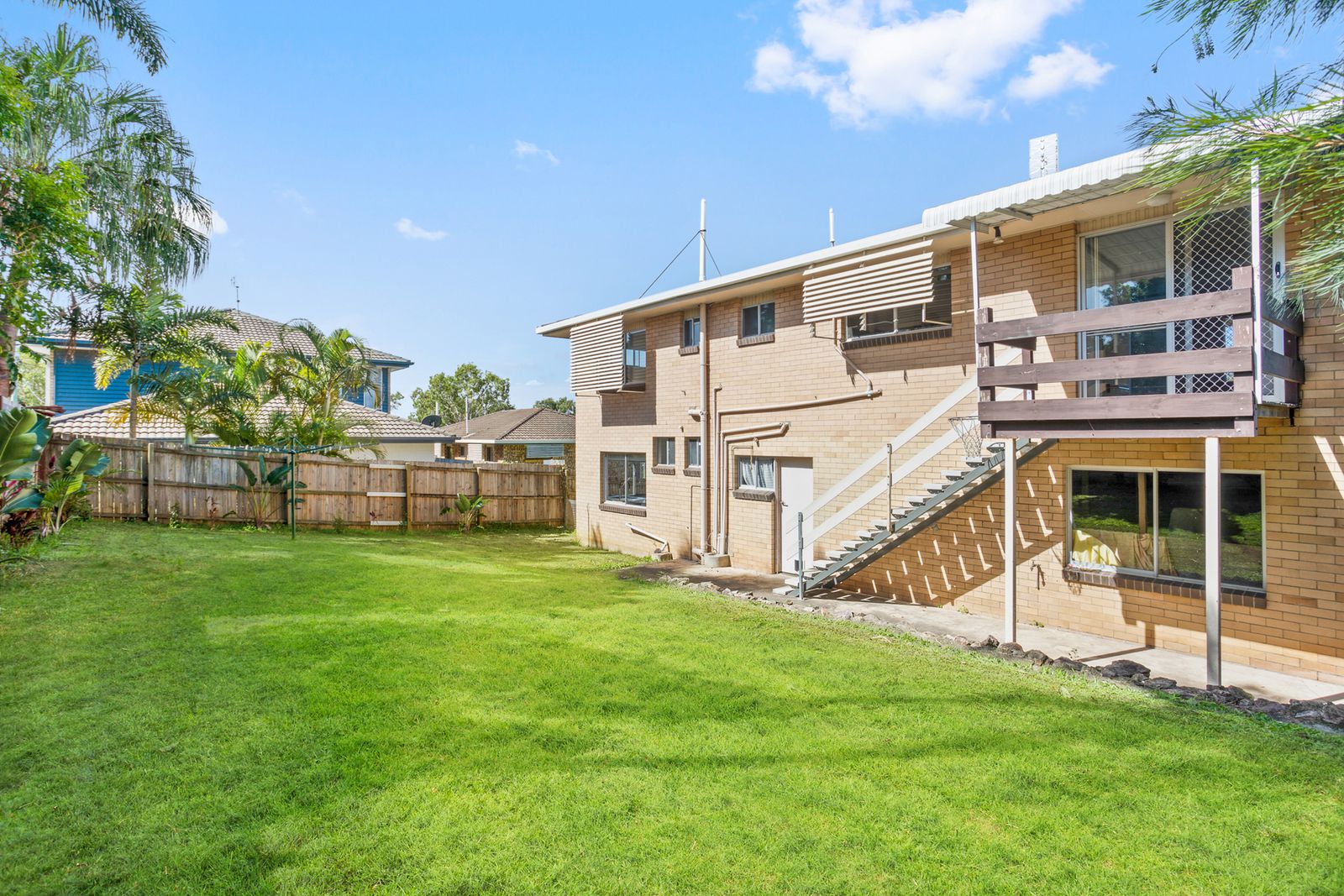 Photo 5 of 35, 1 Gemson Crescent, Moffat Beach