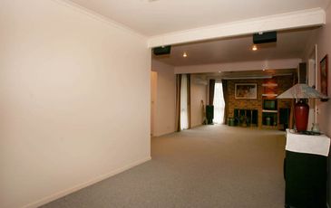 8 Sylvia Road, Beaconsfield