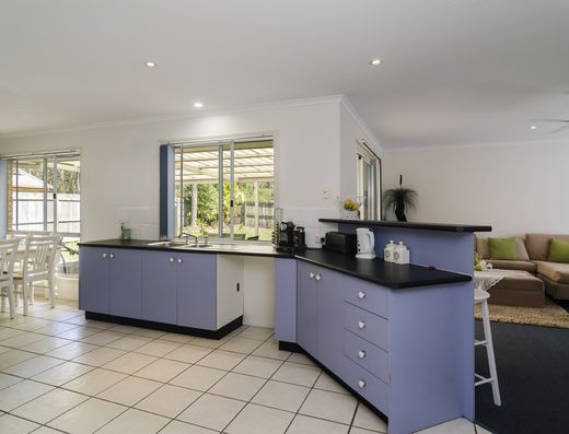 Family Home Backing Onto Bushland image 4