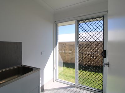8 Alexander Pl, Gleneagle