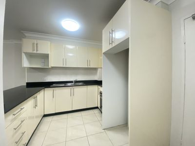 12/181 Hawkesbury Road, Westmead
