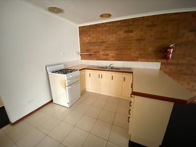 1 / 288 Greaves Street, Werribee