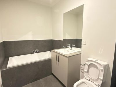 22 Lodge Way, Werribee