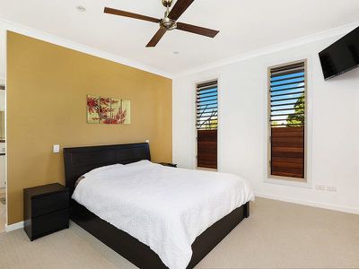 7 Bonaire Court, Kawana Island