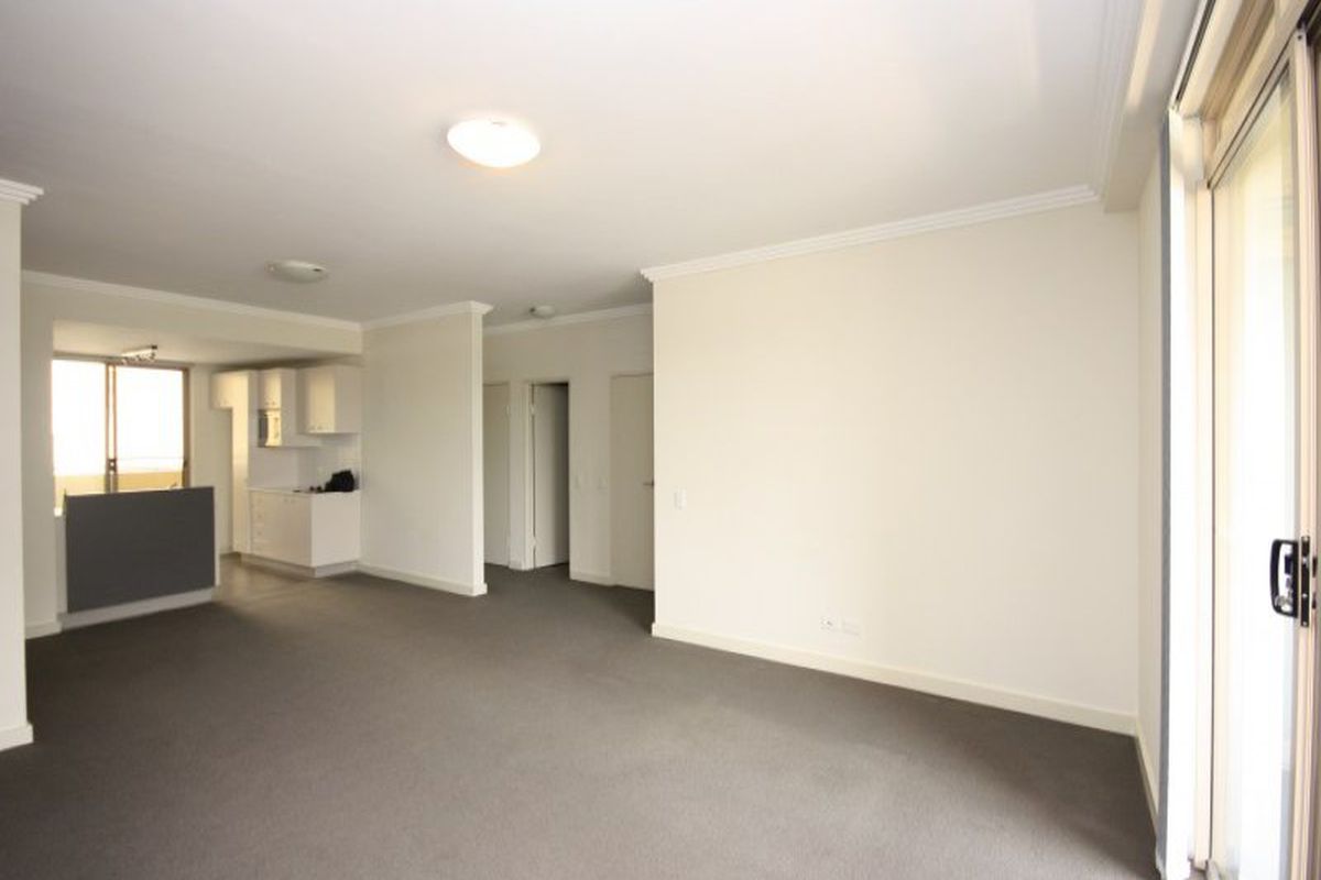 4  Stromboli Strait , Wentworth Point