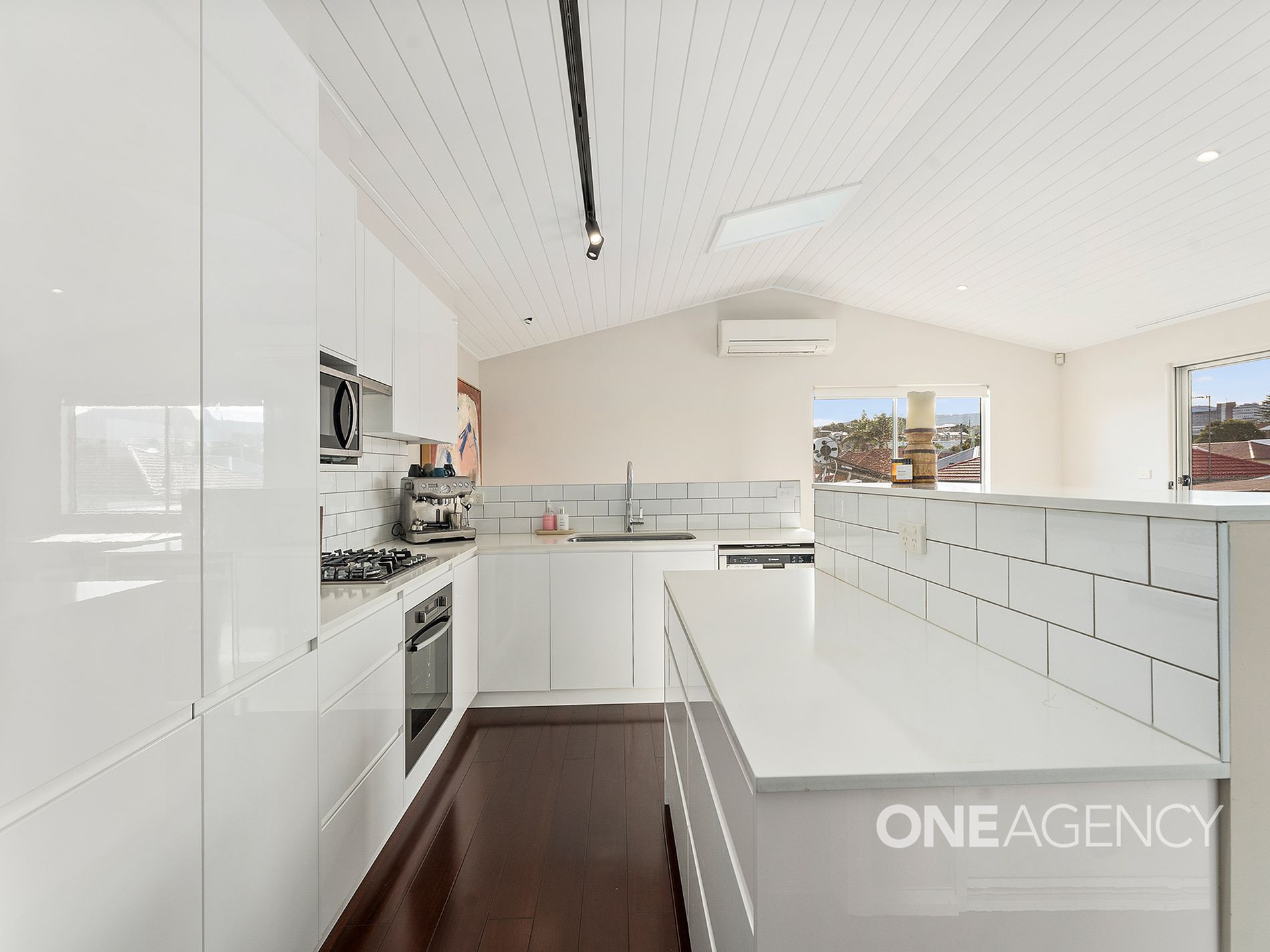 2 / 27 West Street, Wollongong