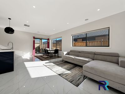 10 Breezy Circuit, Werribee