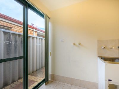 Unit 7 / 54 Gnangara Dr, Waikiki