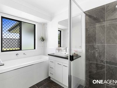 57 Ronaldo Way, Urangan