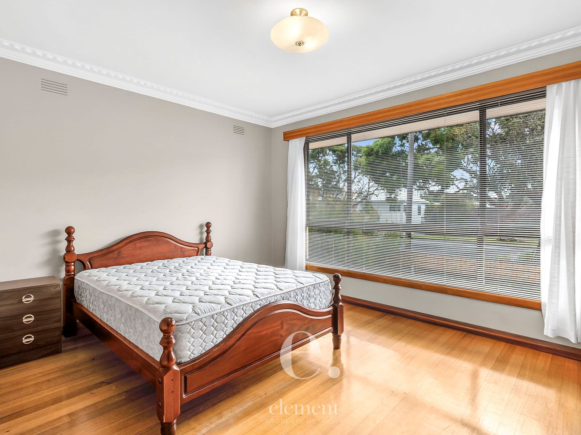 22 Charlotte Avenue, Newcomb