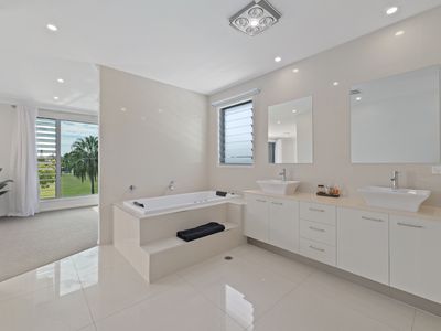 38 TARAWA STREET, Parrearra