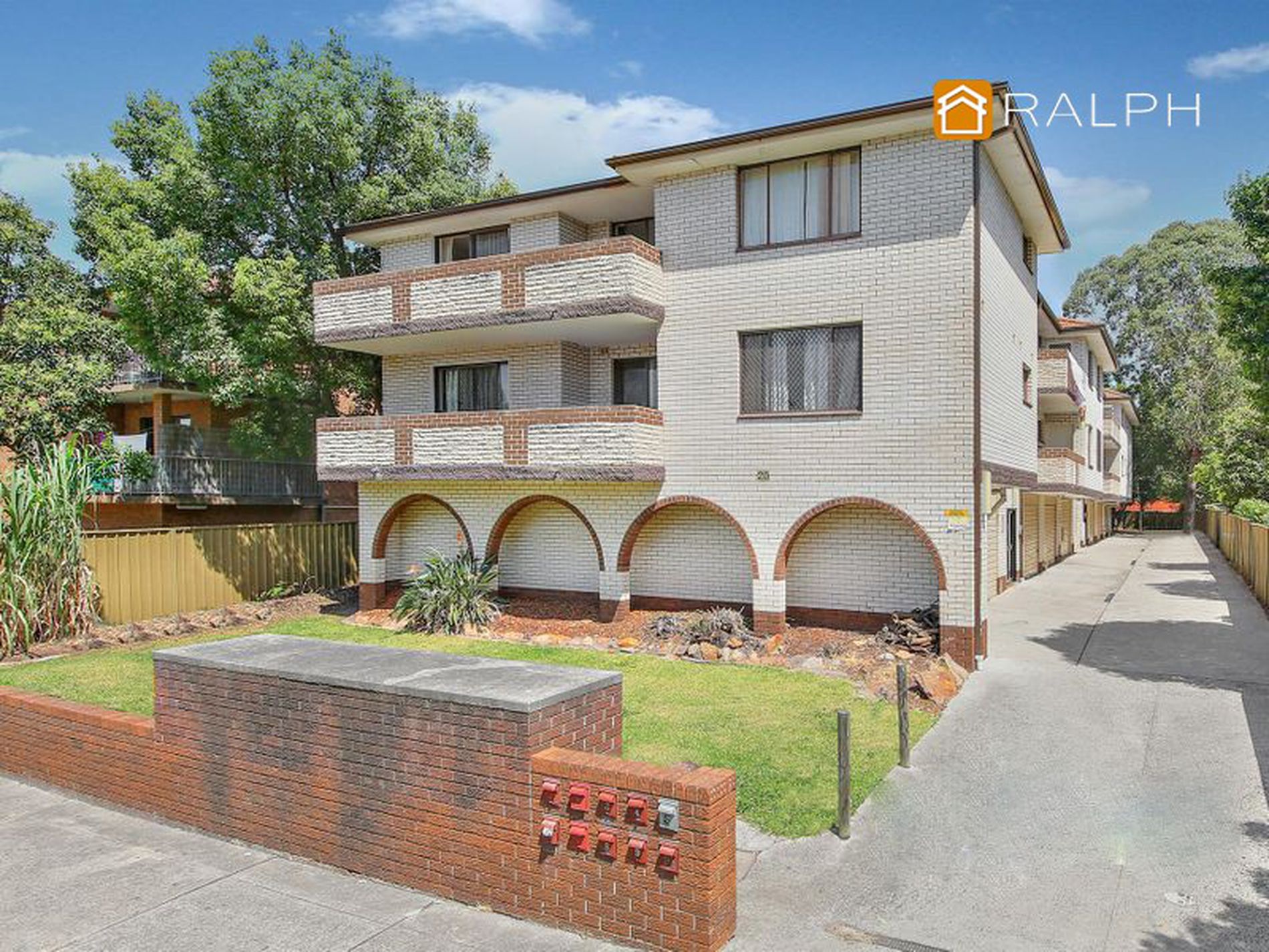 4 / 20 Fairmount Street, Lakemba