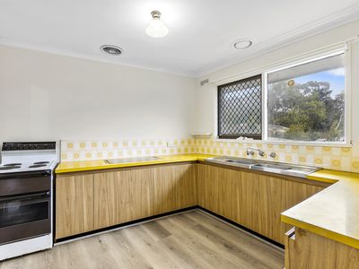 4 / 36 The Glen, Ferntree Gully