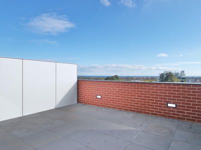 302 / 28 Riddell Parade, Elsternwick