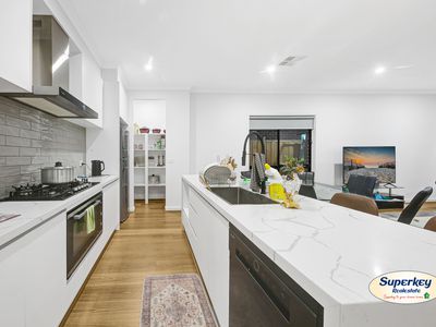 68 Metroon Drive, Weir Views