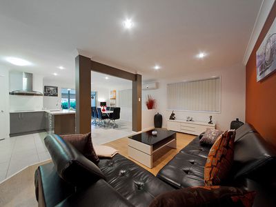 4 Letitia Place, Wakerley