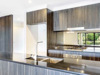162 / 162 North Hill Drive, Robina