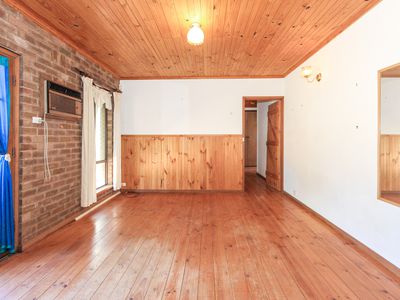 128 Railway Road, Elmore
