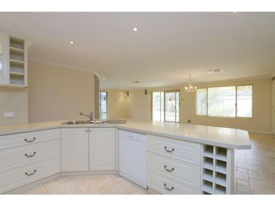 12 Antigua Place, Southern River